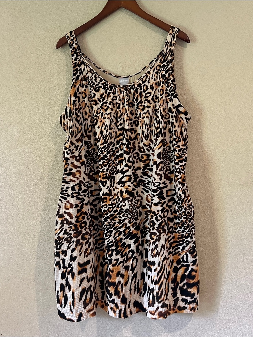 Chico's XL SIZE 3 sleeveless popover pocket dress in leopard print design